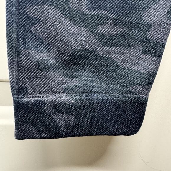 SPANX Look at Me Now Seamless Leggings Cropped Black Camo Size Small - Picture 3 of 5